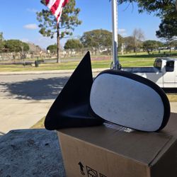 2001 - 2006 F150 DRIVERS SIDE MIRROR 