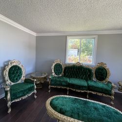 Very  Beautiful gorgeous Victorian living room set