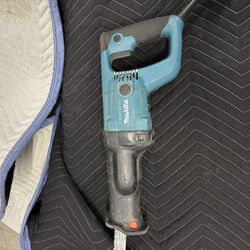 MAkita Sawsaw