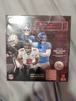 2025 Topps Signature Class Football Trading Card Box