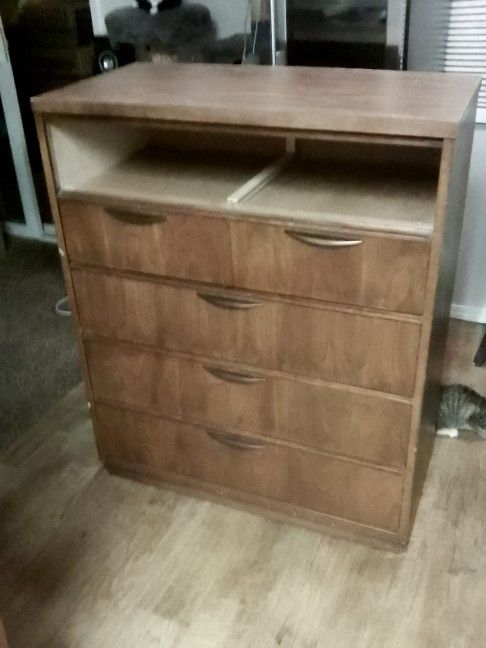 4 Drawer Wooden Dresser 
