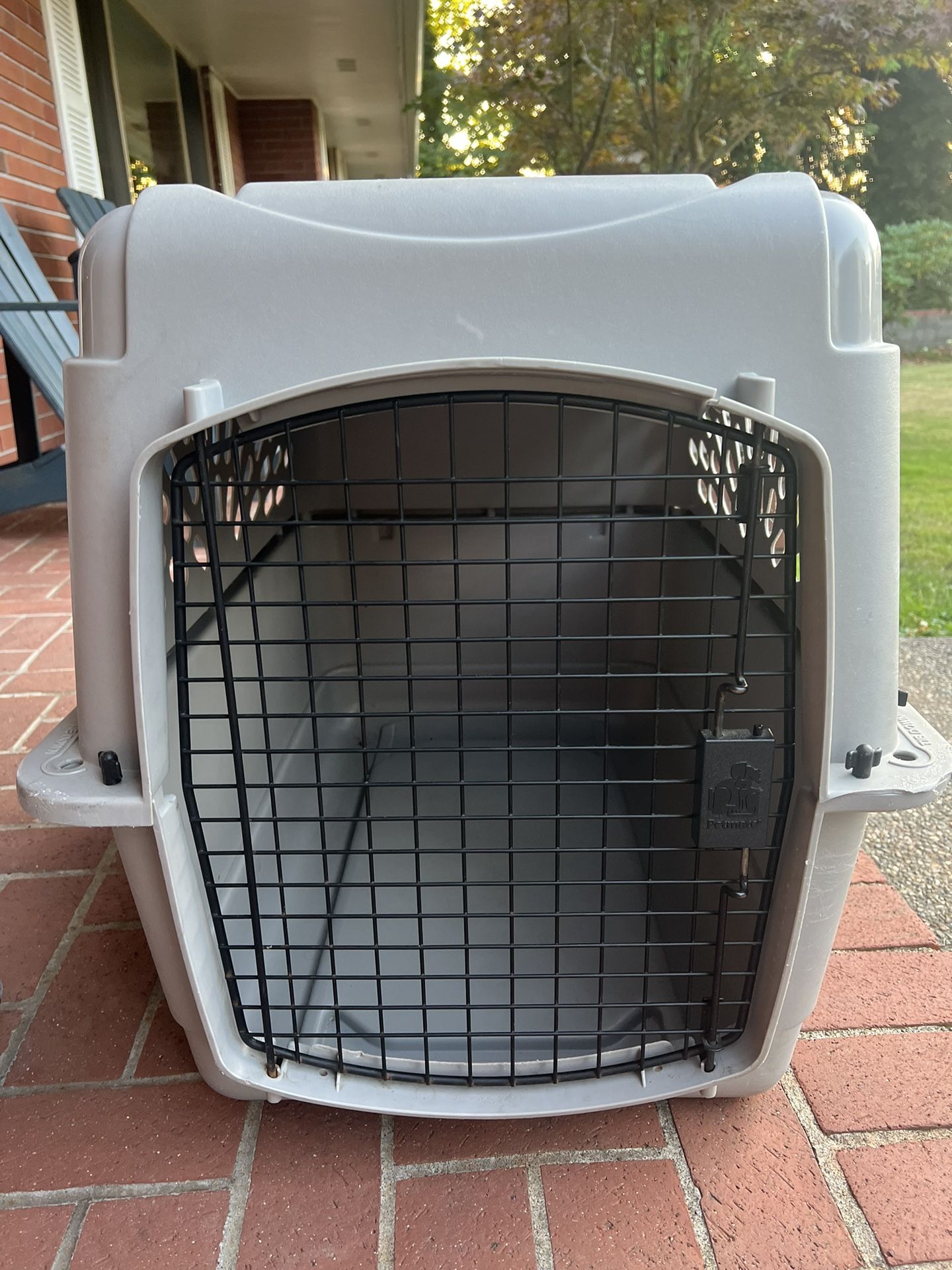 Dog crate