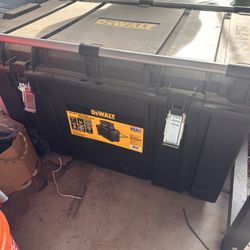 Dewalt Rolling Box 