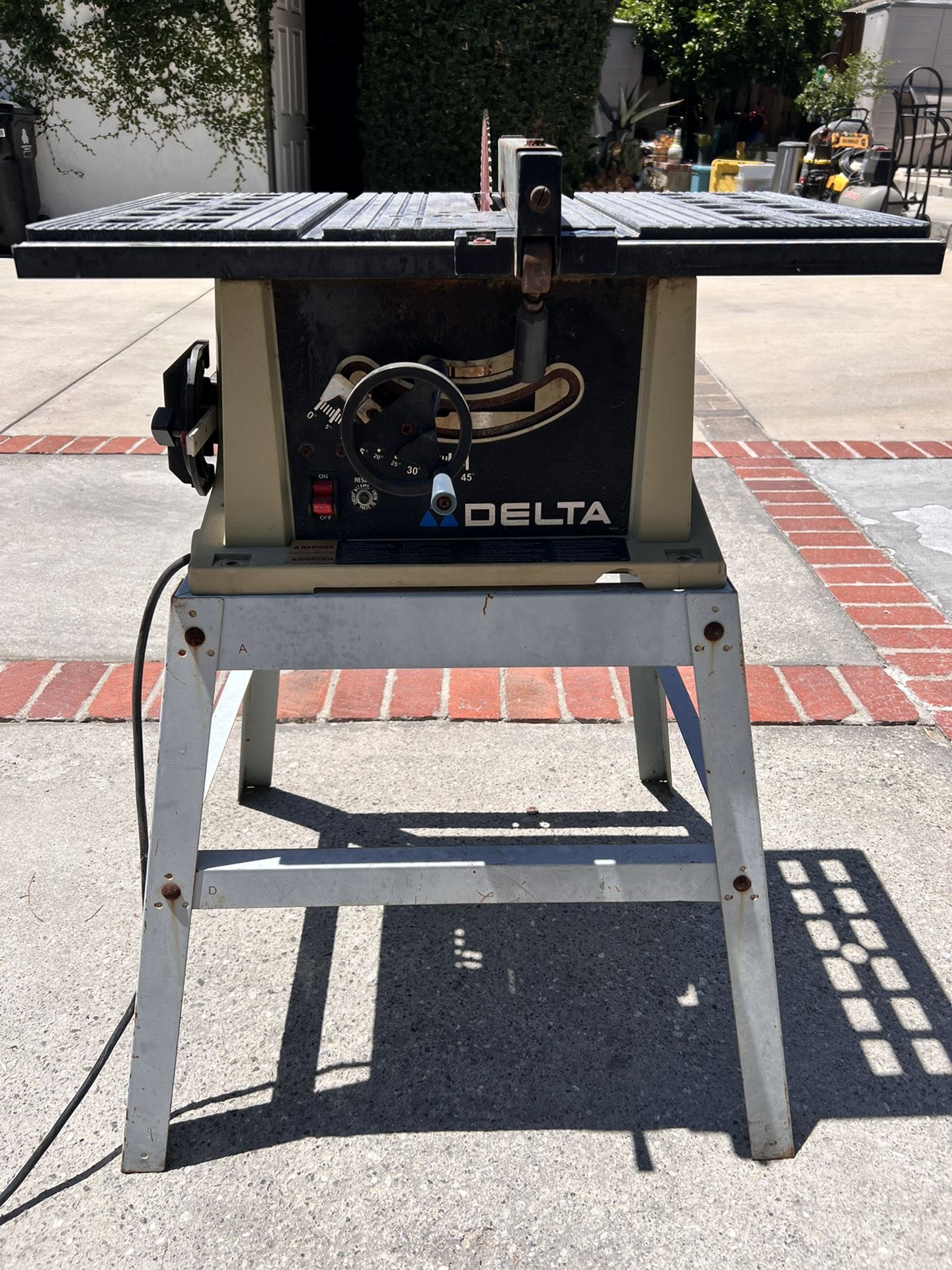 Delta 10” Bench Saw