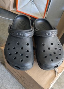 Crocs size 5