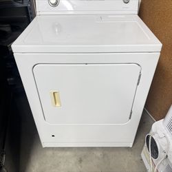 Roper Gas Dryer, Free Delivery 🚚 And Installation , 3 Months Of Warranty.