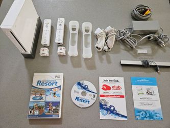 White Nintendo Wii Console, Accessories, Sports Resort Game