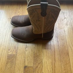  boots 8.1/2  ARIAT NEW 