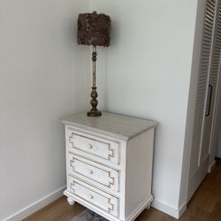 Vintage-Inspired White 3-Drawer Dresser – Great Condition