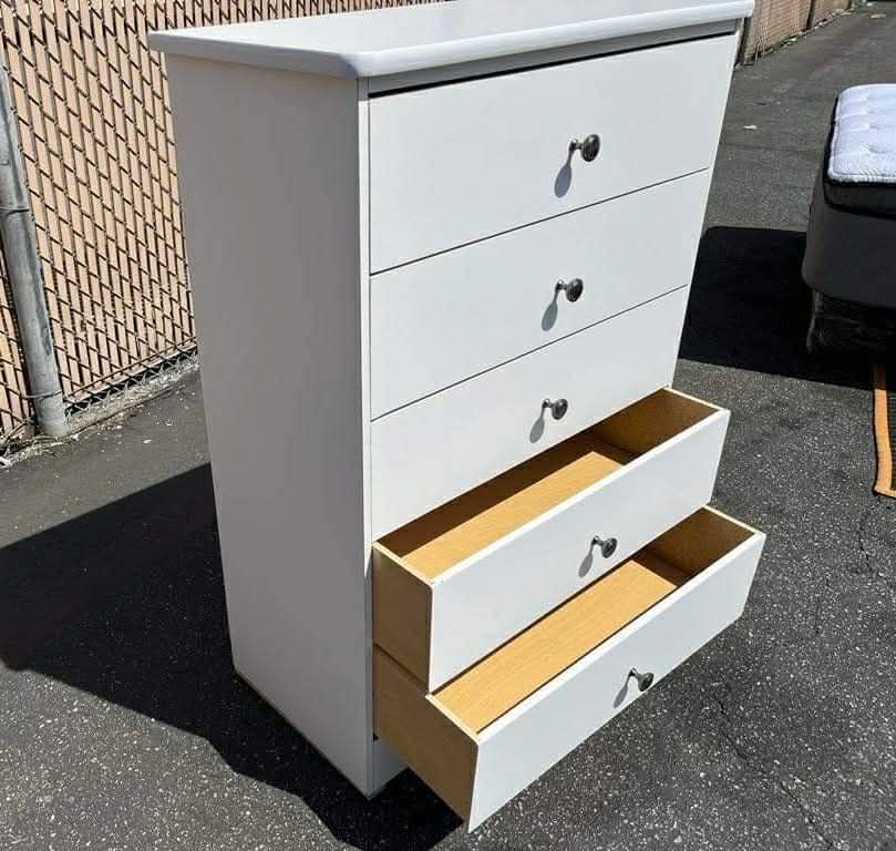 5 drawer white