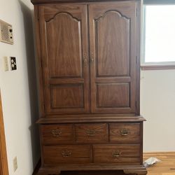 Free Armoire