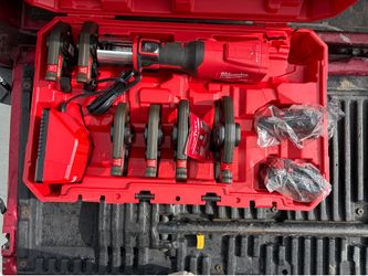Milwaukee M18 press tool 1/2”-2” CTS heads