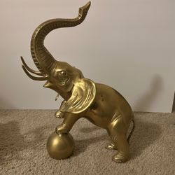 Elegant Brass Elephant Figurine – Symbol of Strength and Good Fortune