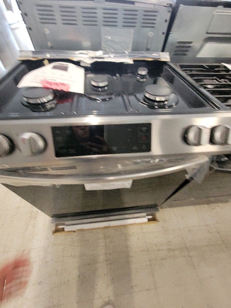 Samsung Slidein Gas Stove New Scratch And Dents With 6month's for Sale