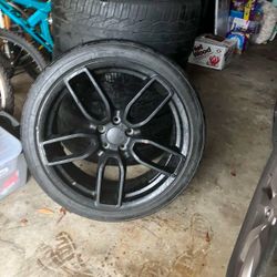 Challenger Rims And Tires (2013)