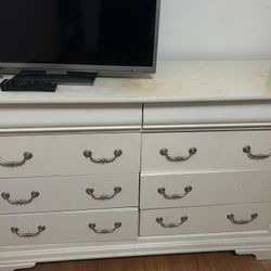 Bedroom Furniture Dresser/nightstand