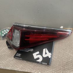 2019-2024 Lexus ES 300h Right Tail Light 