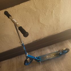 Blue razor scooter