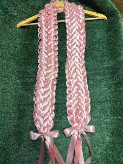 Graduation lei’s