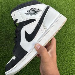 Air Jordan 1 “Diamond”