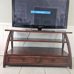 55 Inch Samsung TV With Stand