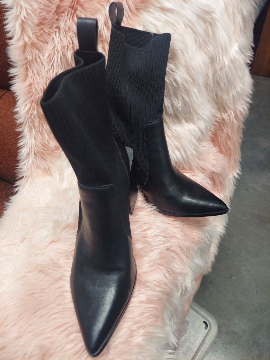 Steve Madden Womans Booties 9