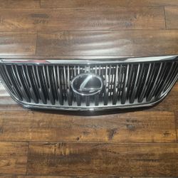  2004-2009 Lexus RX350 RX330 RX OEM Front Upper Grille Assembly  + Emblem.  For the age, good, clean condition. Chrome is bright , all Screw mount tab