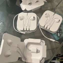 Apple EarPods With Lightning Jack