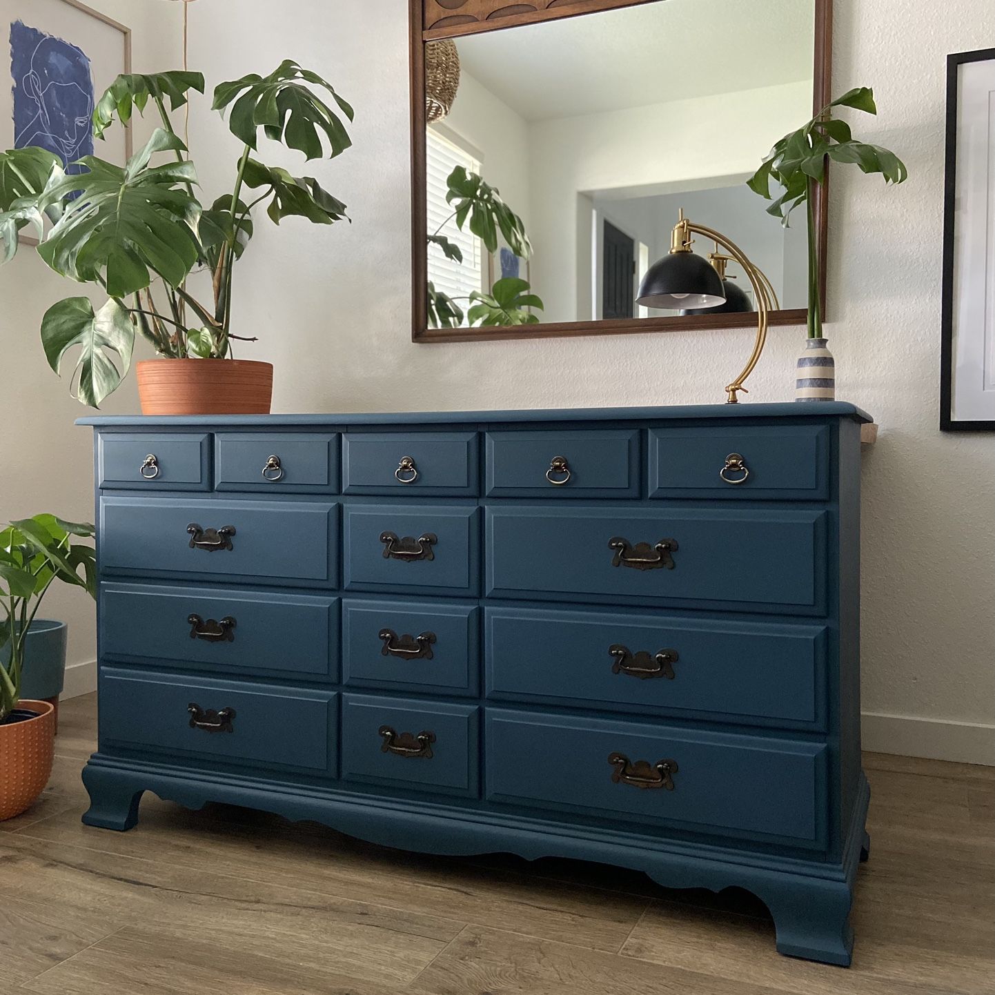 vintage dresser for sale Morganton Real Mahogany tone knobs No assembly required Weights Vintage Shaker Style Four Drawer