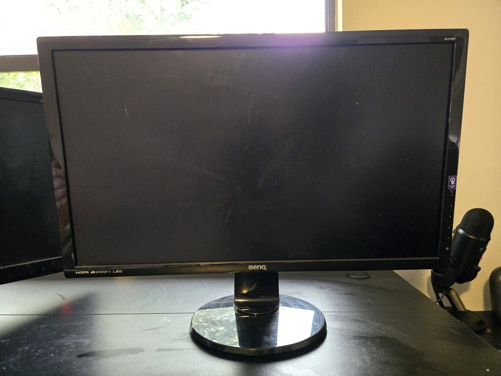 Used BenQ And AOC Monitors