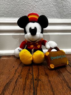 Disney Mickey Mouse, Disneyland, hotel bellhop plush Beanie