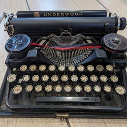 Antique Typewriter Underwood 