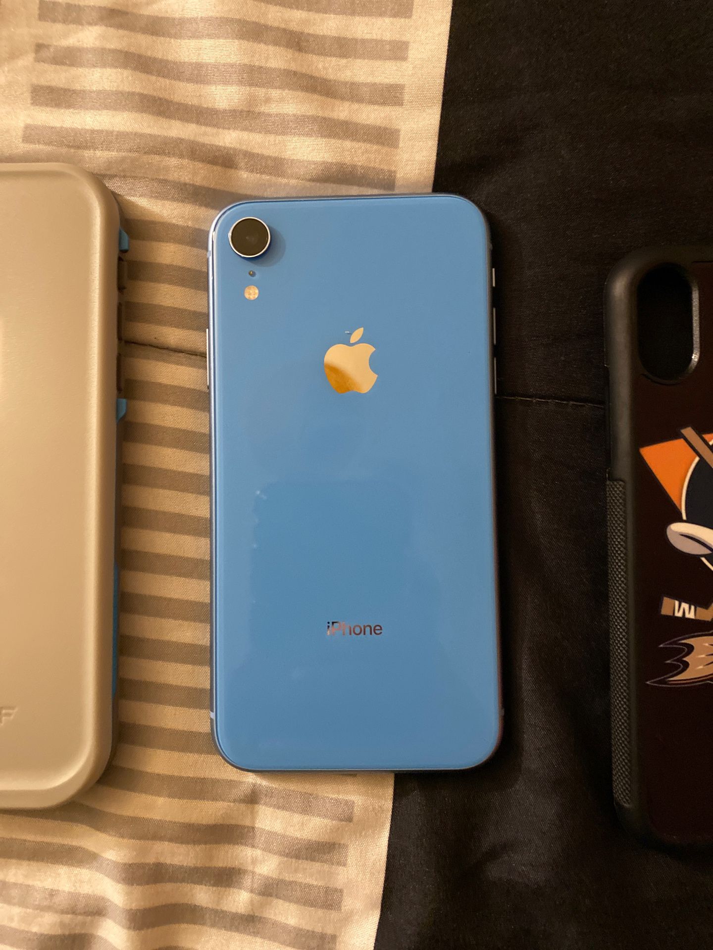 iPhone XR 64 gb T-mobile