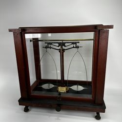 Antique Graun Los Angeles Made Cased Chemists Scale Ruby Guides