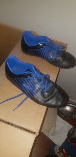 Soccer cleats