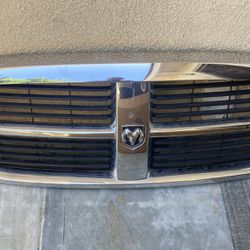 Used OEM Dodge Ram 1500 Grill $70 Came Off A 2007 