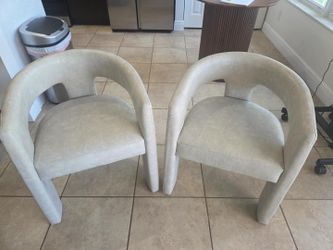 Open box not used Accent chairs Set