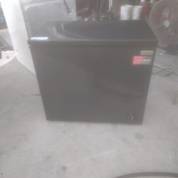 7 Cubic Feet Chest Freezer Frigidaire Gallery $160 Located In Sebastian Please Look At The Pictures