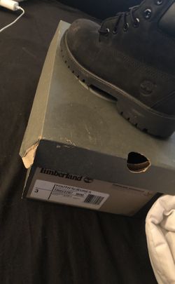 All black timberlands size 3