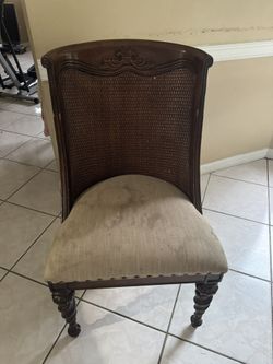 3 Chairs Dining Table
