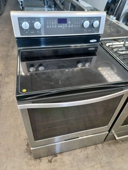WHIRLPOOL STAINLESS STEEL ELECTRIC GLASSTOP STOVE
