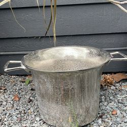 Metal Garden Flower Planter Pot New Or Bird Bath Water Garden 