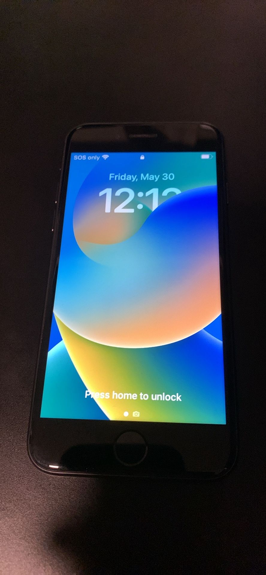 iPhone 8 (64GB) (NO CASH) (UNLOCKED)