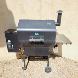 Green Mountain Grill (GMG) - Danielle Boone Pellet Smoker