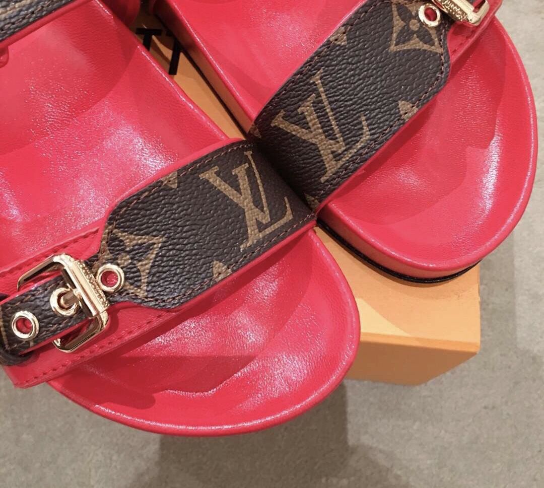Louis Vuitton Bom Dia Flat Mule Sandals - Red Sandals, Shoes - LOU237326