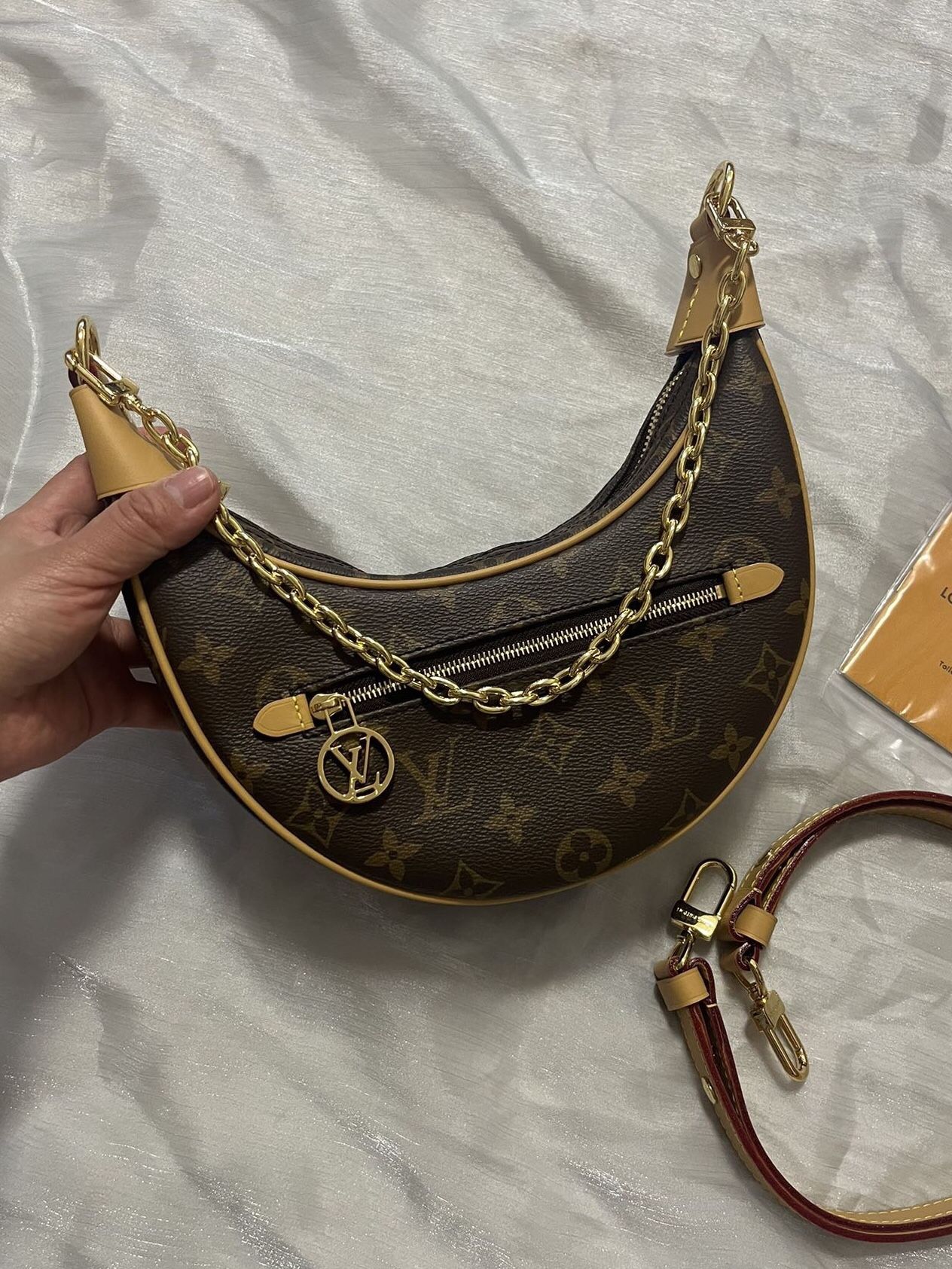 LOUIS VUITTON Loop coated canvas with cowhide trim moon bag pea bag armpit bag(59)21