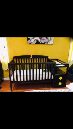 Combo crib convertible solid wood