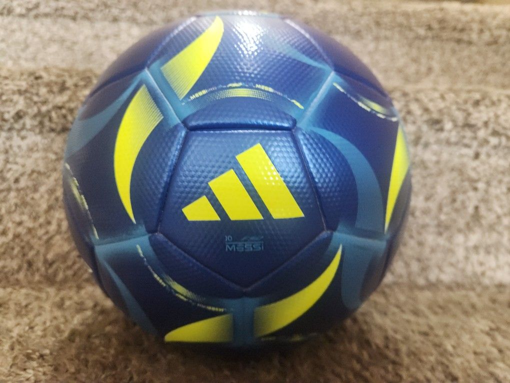Adidas Messi League Soccer Ball Set