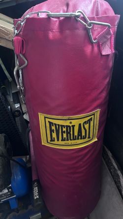 Everlast Heavy Punching Bag – Classic Red