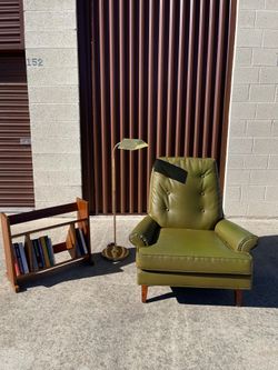 1960s MCM Vintage Avocado green lounge chair